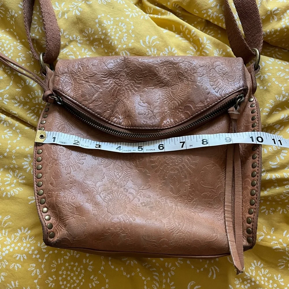 The Sak Leather Studded Tassel Purse Shoulder Bag Bohemian Boho Distressed Cute - Picture 6 of 13